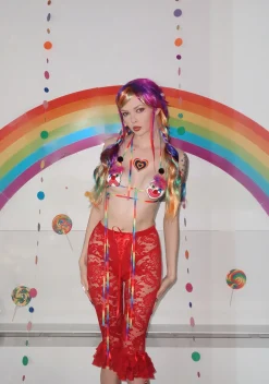 Sugar Thrillz Bottoms|Plus*Daring Love Lace Capri Pants - Red